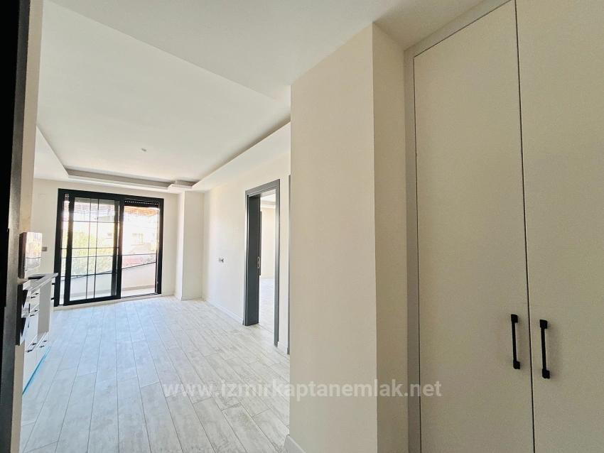 Renovated 2+1 Apartment For Sale In Deniz Street, Payamlı Neighborhood, Seferihisar, Izmir.