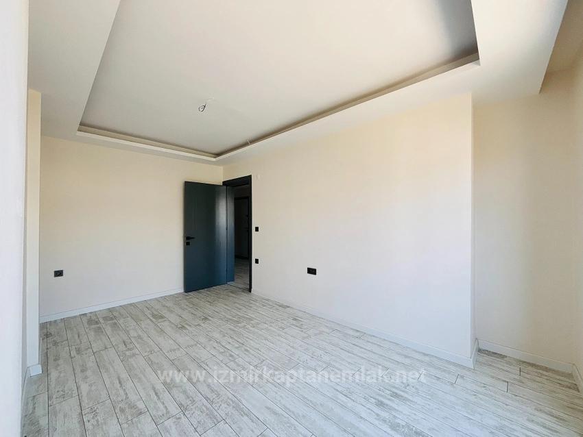 Renovated 2+1 Apartment For Sale In Deniz Street, Payamlı Neighborhood, Seferihisar, Izmir.