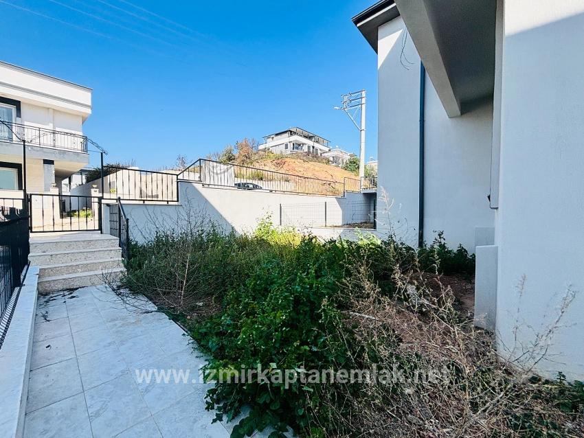 2+1 Bedroom Summerhouse For sale in Payamlı Nbh. Seferihisar Doğanbey - 85 m²