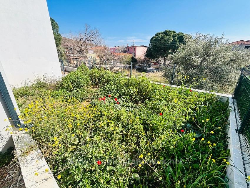 2+1 Villa With Garden For Sale In Payamlı Village, Seferihisar, İzmir