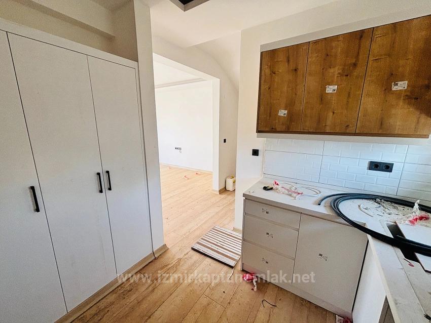 2+1 Villa With Garden For Sale In Payamlı Village, Seferihisar, İzmir