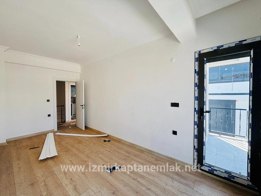 2+1 Bedroom Summerhouse For sale in Payamlı Nbh. Seferihisar Doğanbey - 85 m²