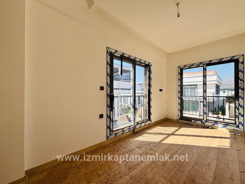 2+1 Bedroom Summerhouse For sale in Payamlı Nbh. Seferihisar Doğanbey - 85 m²