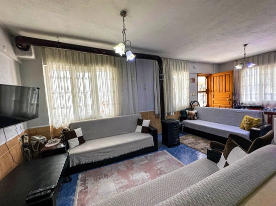 Centrally Located 4+1 Villa For Sale In Payamlı Neighborhood, Seferihisar, İzmir, Within Walking Distance To The Sea.