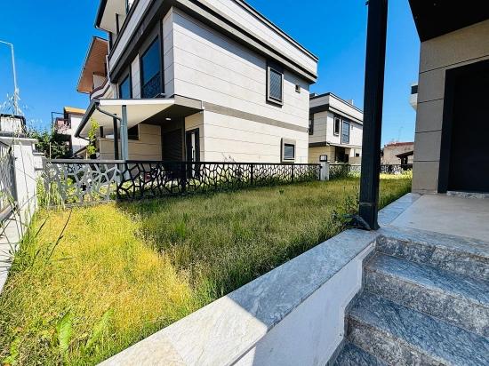 Semi-Detached Villa For Sale In Payamlı Neighborhood, Seferihisar, İzmir, 350M From The Sea, 3+1 Layout.