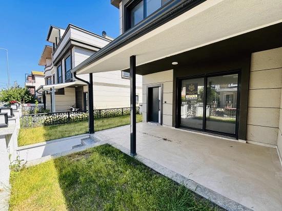 Semi-detached Villa For Sale In Payamlı Neighborhood, Seferihisar, İzmir, 350m From The Sea, 3+1 Layout.