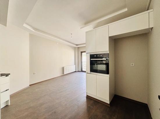 2+1 Ground Floor Apartment With Parking For Sale In Hıdırlık Neighborhood, Seferihisar, İzmir