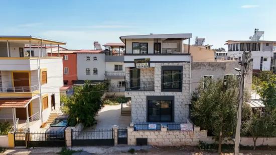 In İzmir Seferihisar Cumhuriyet Neighbourhood, A 5+1 Detached Villa For Sale