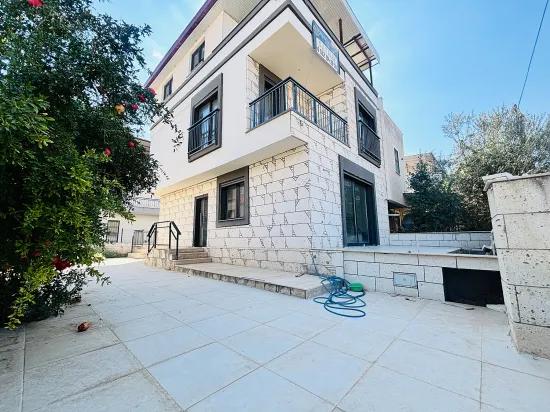 In İzmir Seferihisar Cumhuriyet Neighbourhood, A 5+1 Detached Villa For Sale