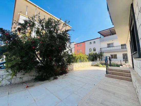 In İzmir Seferihisar Cumhuriyet Neighbourhood, A 5+1 Detached Villa For Sale