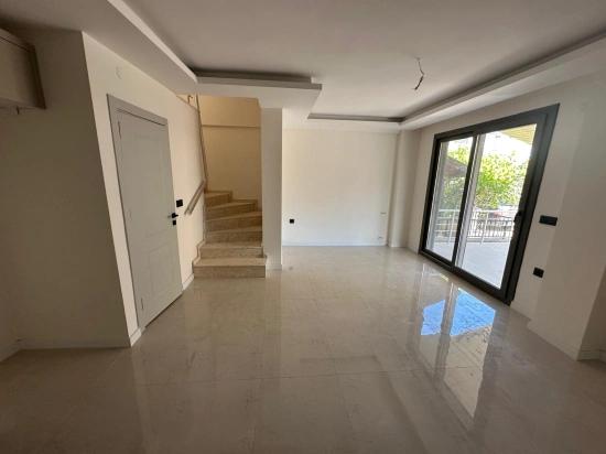 Brand New 2+1 Villa For Sale In A Beautiful Location In Seferihisar Doğanbey Payamlı