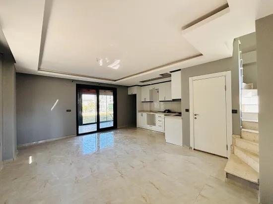 İzmir Seferihisar In Cumhuriyet Neighbourhood Shared Entrance 3+1 For Sale Detached Villa