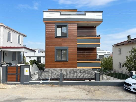 4+1 Villa For Sale With Sea View And Condominium In Seferihisar Doğanbey