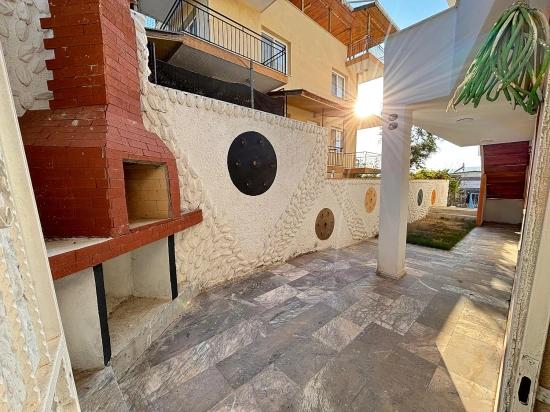 2+1 Flat For Sale With Garden In Seferihisar Ürkmez Central Location