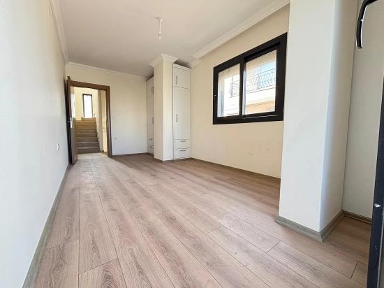 3+1 Villa For Sale With Parking And Garden In Seferihisar Doğanbey, 500 Meters From The Beach