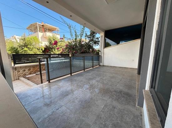 3+1 Villa For Sale With Parking And Garden In Seferihisar Doğanbey, 500 Meters From The Beach