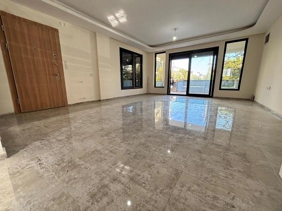 3+1 Villa For Sale With Parking And Garden In Seferihisar Doğanbey, 500 Meters From The Beach
