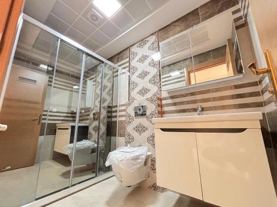 3+1 Villa For Sale With Parking And Garden In Seferihisar Doğanbey, 500 Meters From The Beach