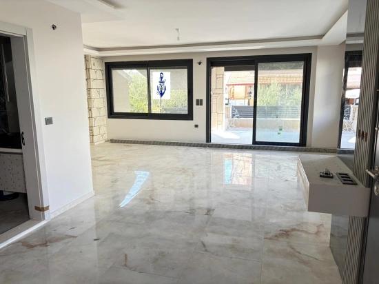 Large And Spacious 6+2 Triplex For Sale In Seferihisar Payamlı Center