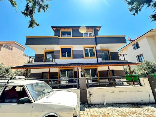Spacious 3+1 Villa For Sale With A Large Garden In Seferihisar Cumhuriyet Neighborhood