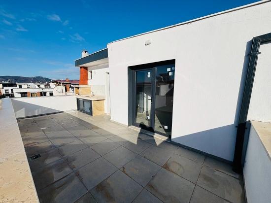 3+1 Villa With Large Garden For Sale In Seferihisar Doğanbey