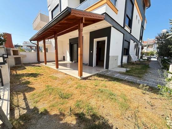 3+1 Villa With Large Garden For Sale In Seferihisar Doğanbey