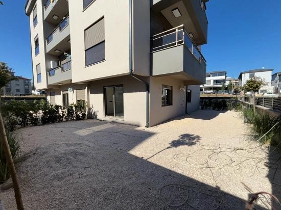 2+1 Ground Floor Flat With Large Garden In Seferihisar Çolakibrahim, Izmir