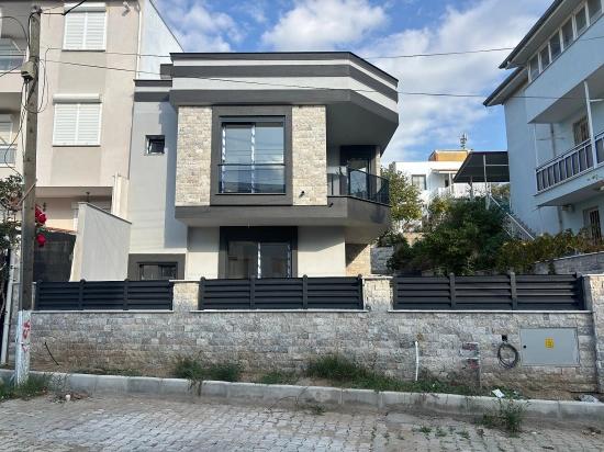 2+1 Villa For Sale 600 Meters From The Sea In Ürkmez, Seferihisar, Izmir