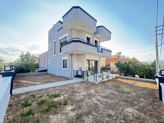 3+1 Detached Villa For Sale In İzmir Seferihisar Ürkmez, 1100 Meters From The Sea