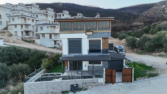 Opportunity!!! Furnished 4+2 Villa With Sea View And Pool