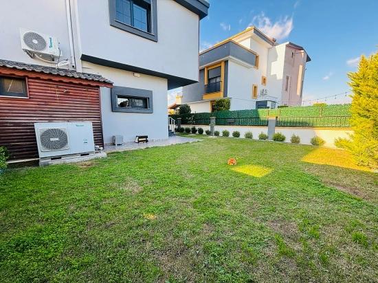 3+1 Detached Villa With Spacious Garden And En-suite Bathroom In Each Bedroom