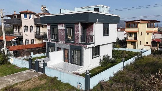 2+1 Villa With Spacious Garden For Sale In Atatürk Neighborhood, Seferihisar, İzmir