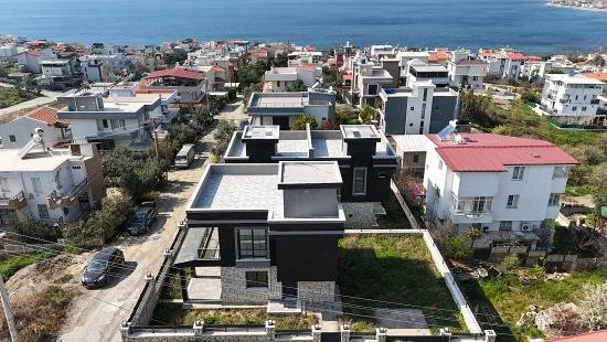 Sea View, Natural Gas Heated, 3+1 Detached Summer House In Akarca Neighborhood, Seferihisar, Izmir.