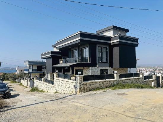 Sea View, Natural Gas Heated, 3+1 Detached Summer House In Akarca Neighborhood, Seferihisar, Izmir.