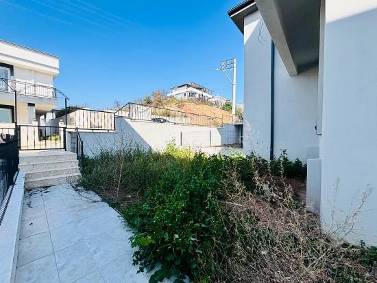 2+1 Villa With Garden For Sale In Payamlı Village, Seferihisar, İzmir
