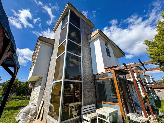 3+1 Villa For Sale In A Gated Community With A Swimming Pool In Cumhuriyet Neighborhood, Seferihisar, Izmir.
