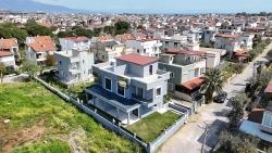 3+1 Villa With Spacious Garden For Sale In Cumhuriyet Neighborhood, Seferihisar, Izmir