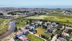 3+1 Detached Villa With Pool For Sale In Cumhuriyet Neighborhood, Seferihisar, Izmir