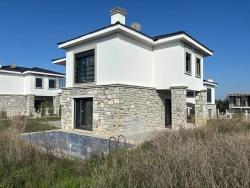 4+1 Detached Duplex Summer Villa With Pool In Seferihisar Akarca