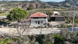 2+1 Bedroom Farm House For Sale in Kavakdere Nbh. Seferihisar - 826 m²