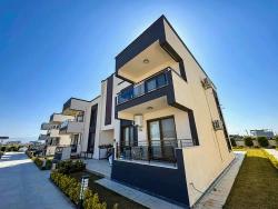 1+1 Apartment For Sale In A Complex With A Swimming Pool In Bengiler, Seferihisar, Izmir.