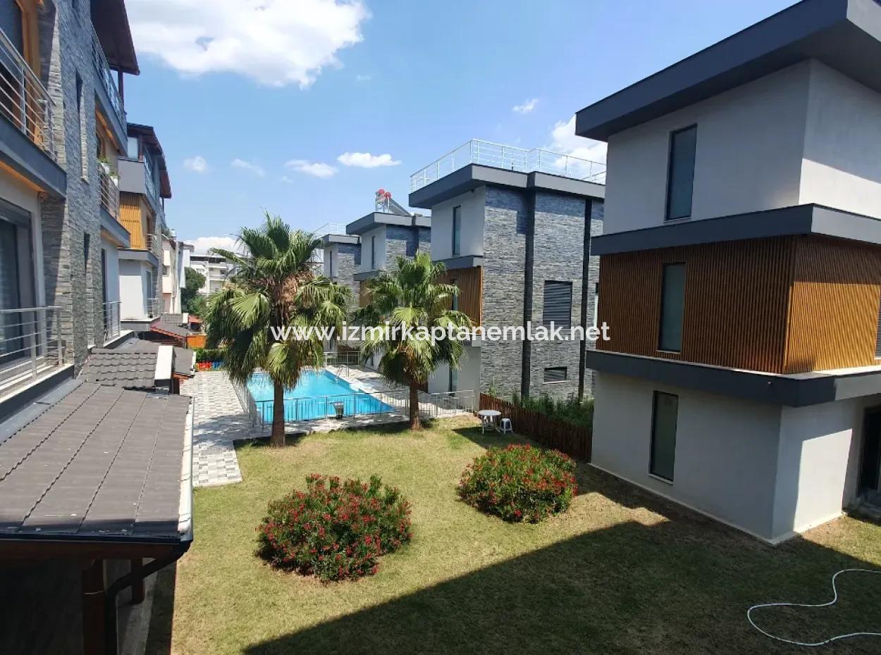 Triplex Cottage For Sale In A Complex With 3 1 Pool In Izmir, Seferihýsar,Payamli