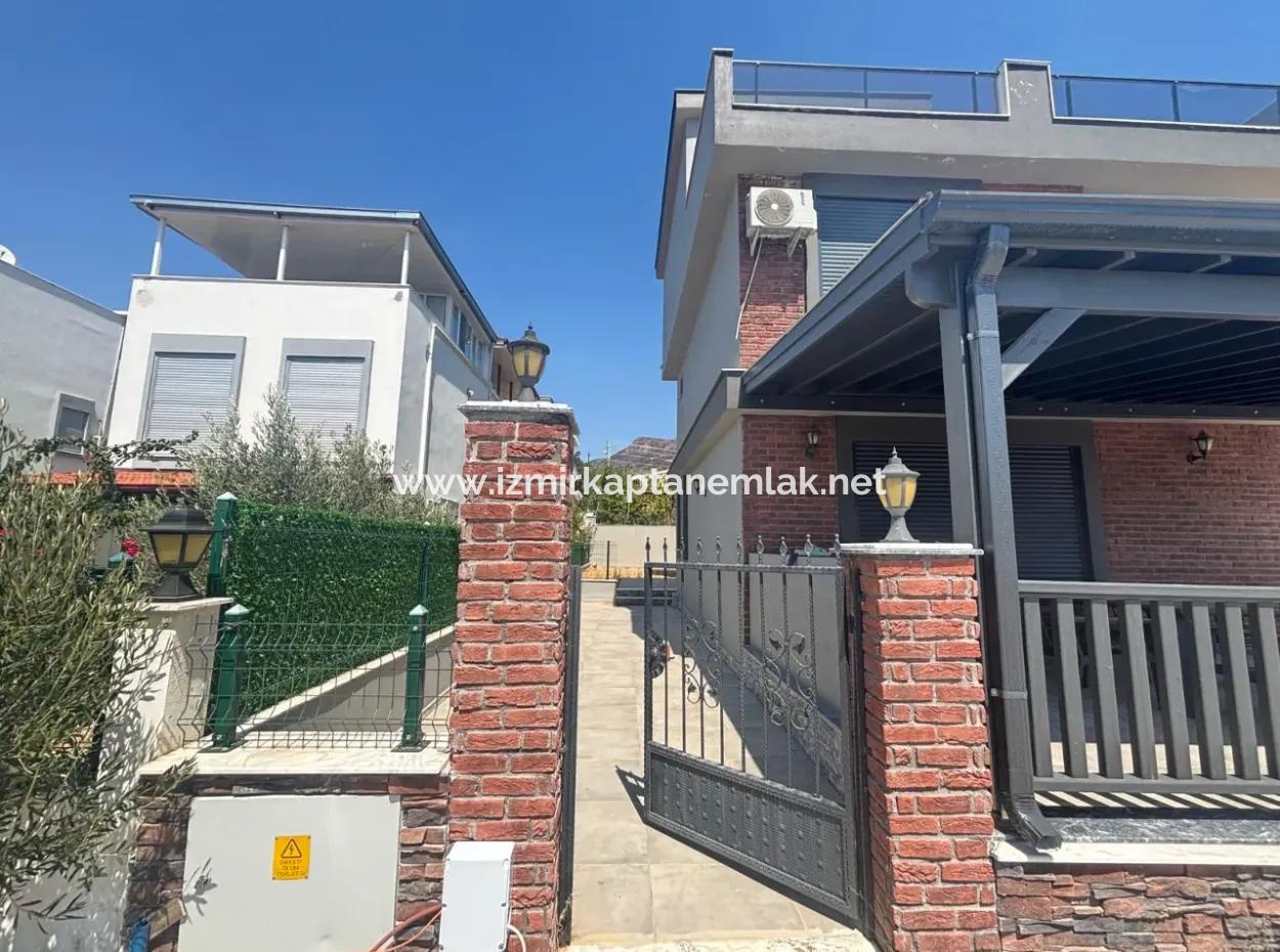 3 1 Villa For Sale With Large Garden In Ürkmez