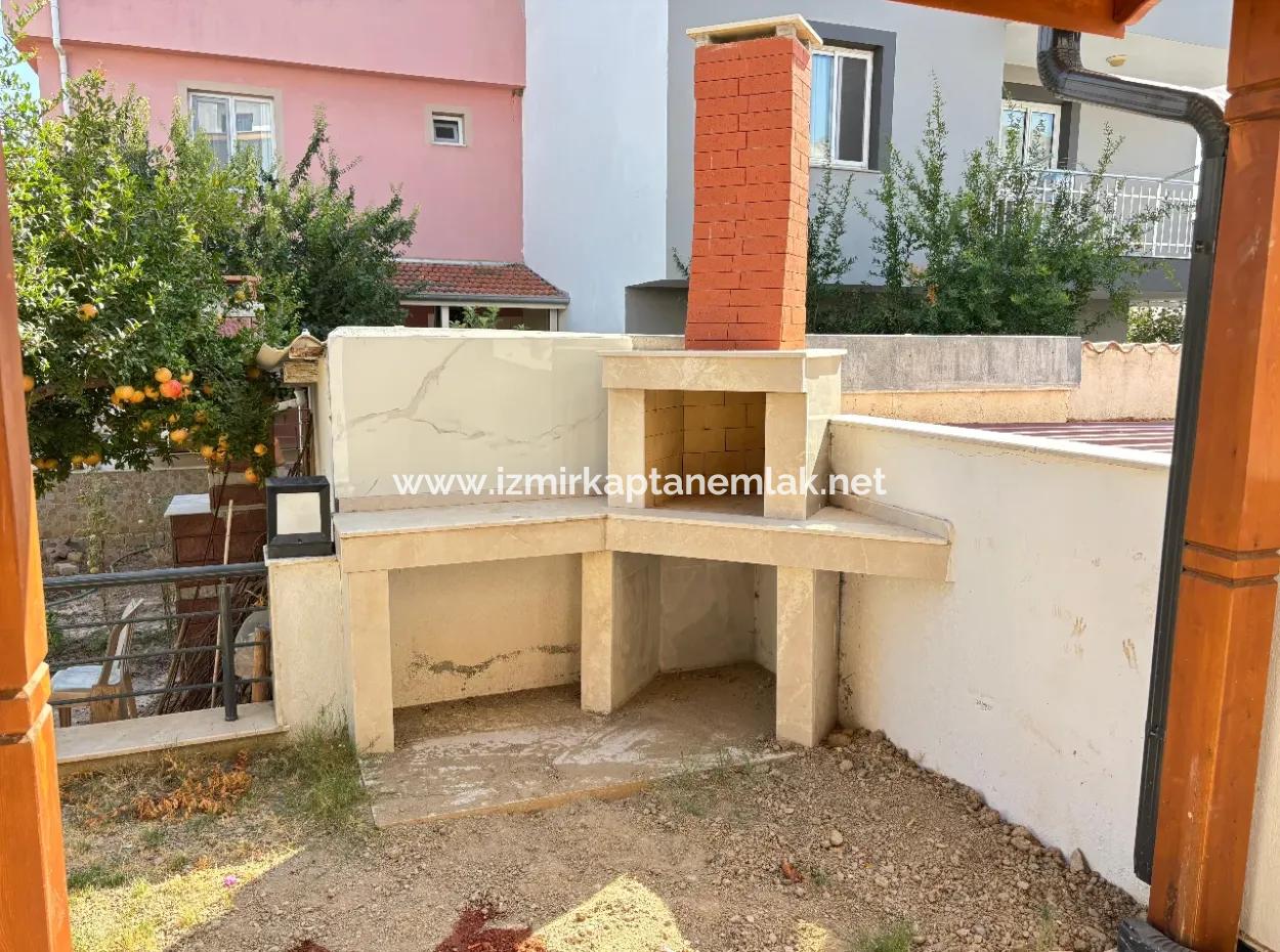 3 1 Villa For Sale With Large Garden In Doğanbey