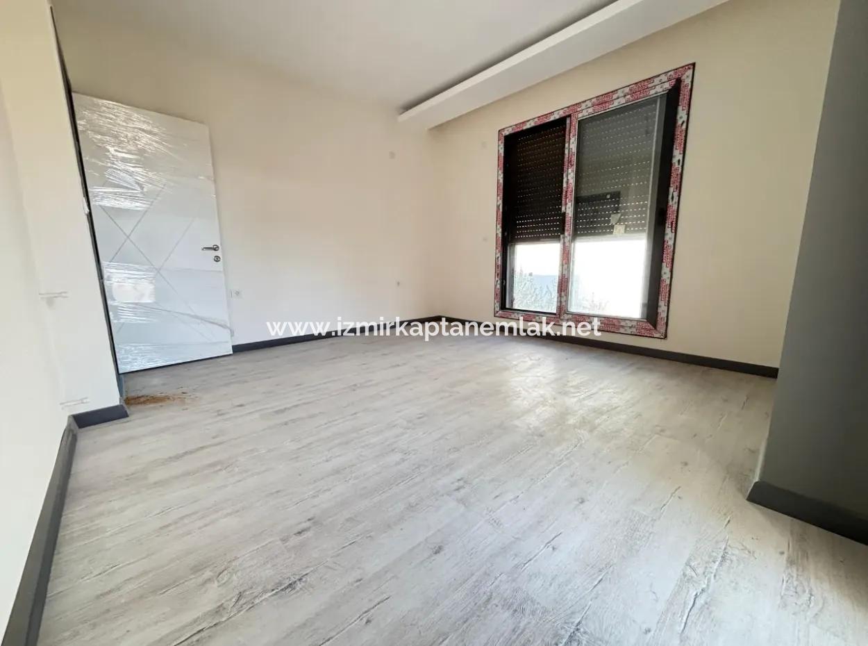 3 1 Villa For Sale With Large Garden In Doğanbey