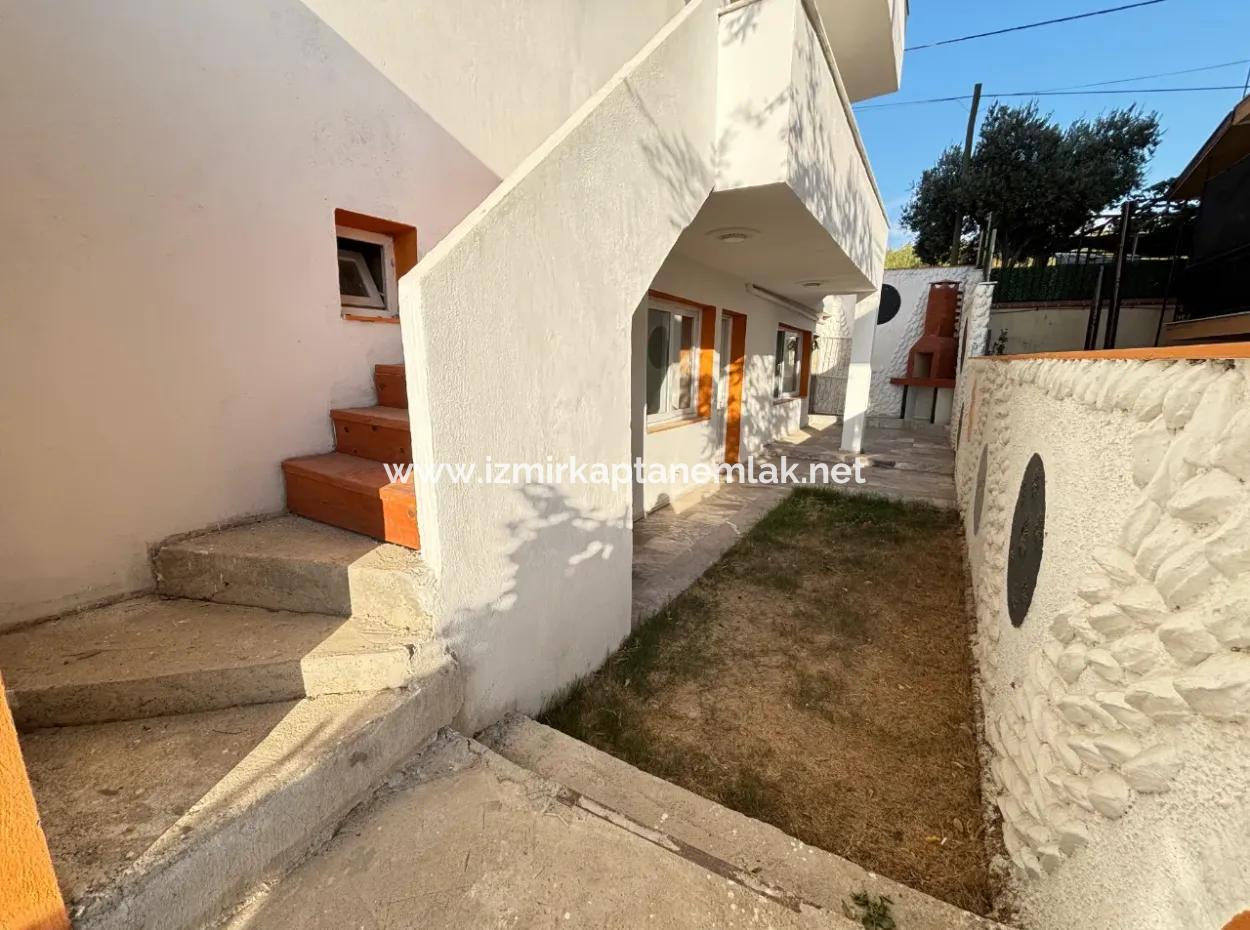 Ürkmez Central Location Bahçeli 2 1 Flat For Sale