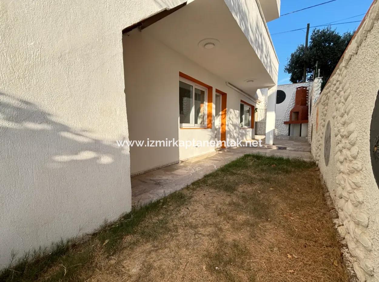 Ürkmez Central Location Bahçeli 2 1 Flat For Sale