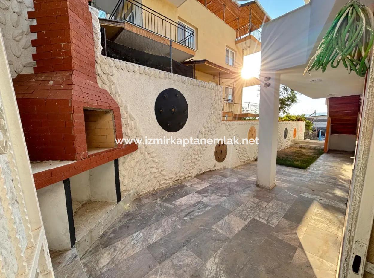 Ürkmez Central Location Bahçeli 2 1 Flat For Sale