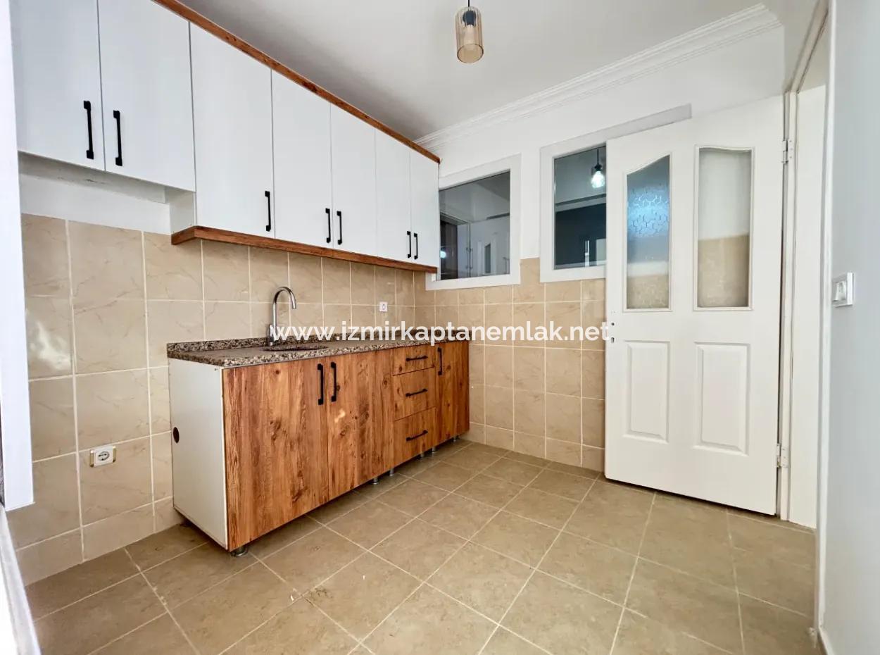 Ürkmez Central Location Bahçeli 2 1 Flat For Sale