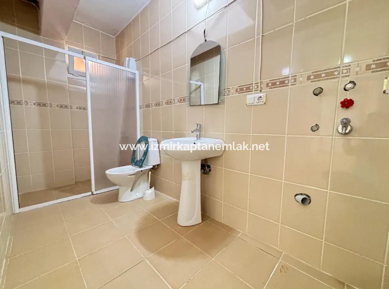 Ürkmez Central Location Bahçeli 2 1 Flat For Sale